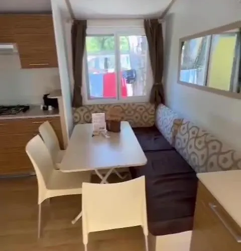 Mipro Mobilhome 6 Hébergement de vacances *