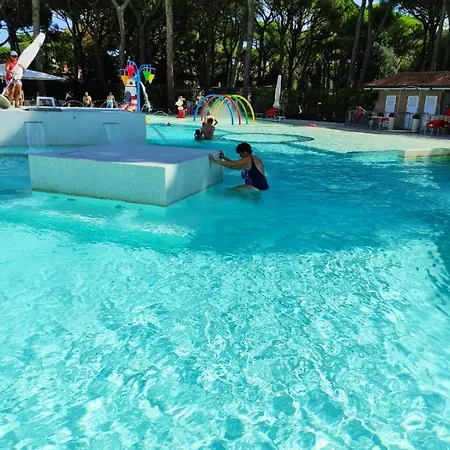 Mipro Mobilhome 6 Holiday home Lido di Spina